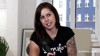 Ersties - Krankenschwester Claire hat intensive Orgasmen dank Intim-Piercing