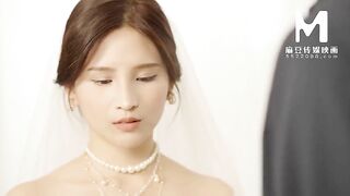 ModelMedia Asia - The promiscuous bride who had an affair while wearing her wedding dress