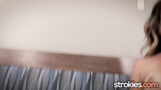 Strokies Slim blonde Katie Kush grinds and strokes