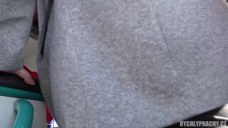 Rychly prachy - luxusní MILFka naprcana v linkovem autobusu