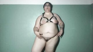 BBW Latina domme gives you JOI with ballbusting, cbt and denial