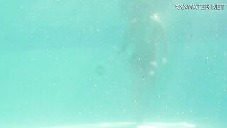 Hungarian baddy Lidia gets horny underwater with pussy