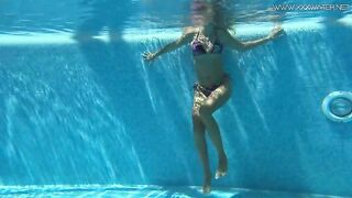 Mary Kalisy rubs her clit and pussy lips and swims