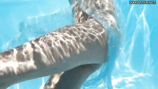 Swimming pool underwater naked babe Bonnie Dolce